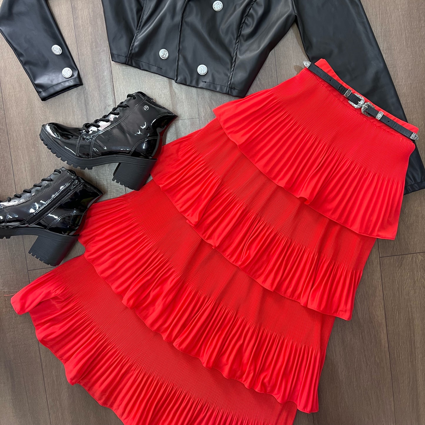 Saia mídi plissada 4 camadas cor pitanga