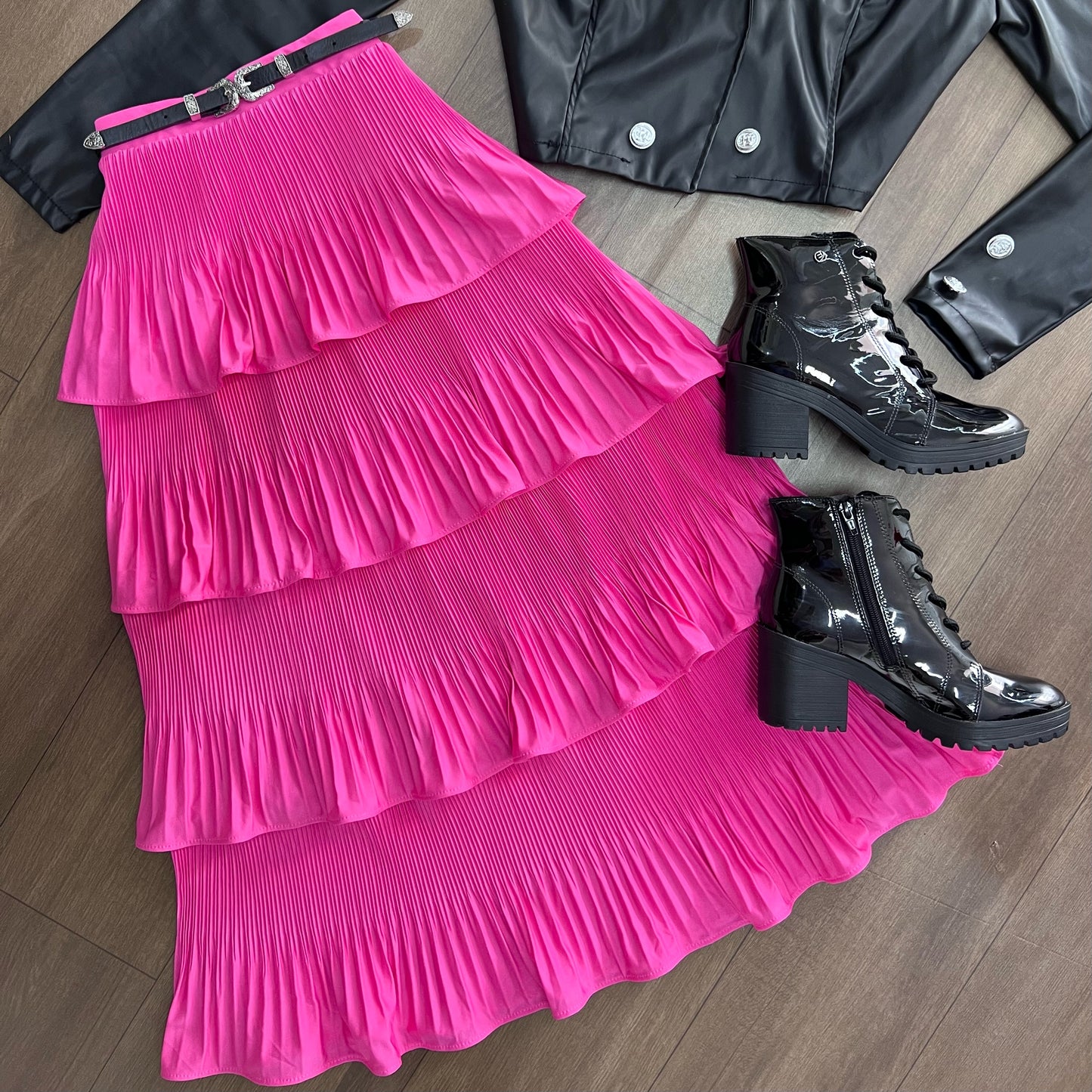 Saia mídi plissada 4 camadas cor rosa