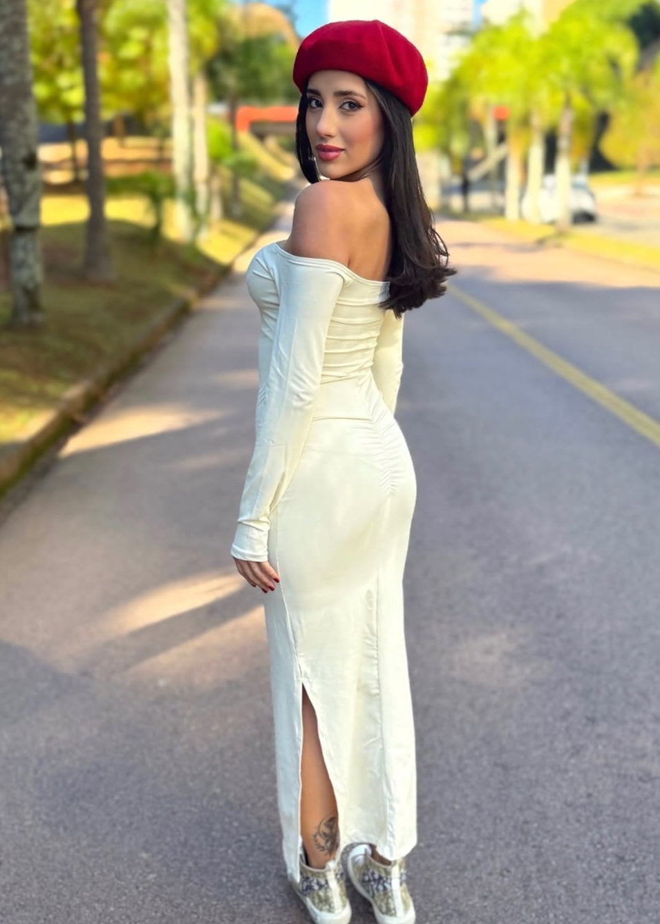 Vestido ombro a ombro com bojo