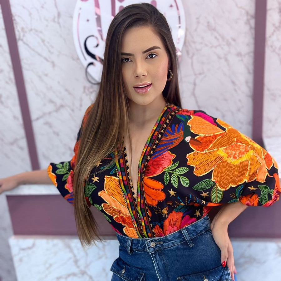 Body estampado estilo Farm Preto