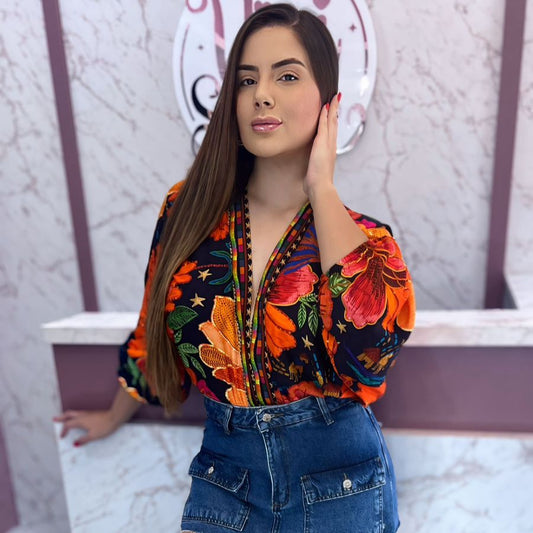 Body estampado estilo Farm Preto