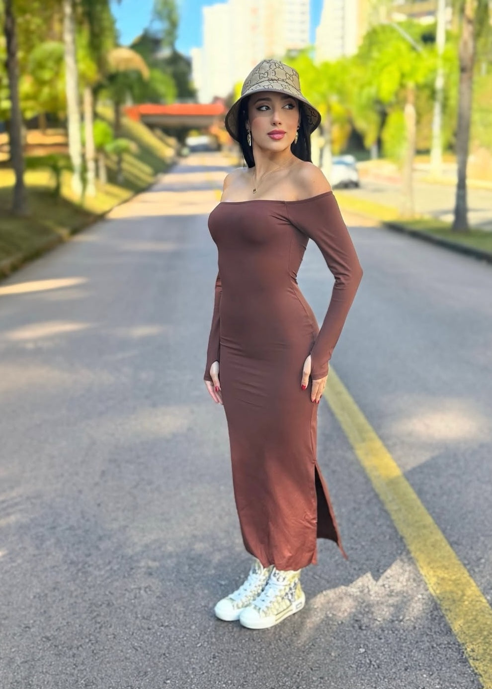 Vestido ombro a ombro com bojo