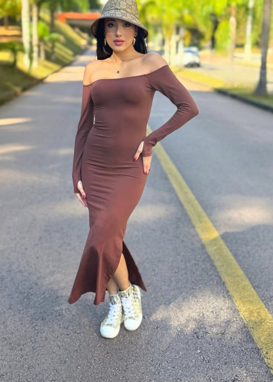 Vestido ombro a ombro com bojo